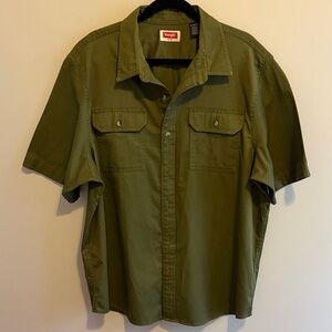 Wrangler Men's Casual Olive Button-Down Shirt